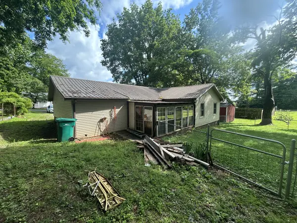 105 6th Ave #SW, Winchester, TN 37398