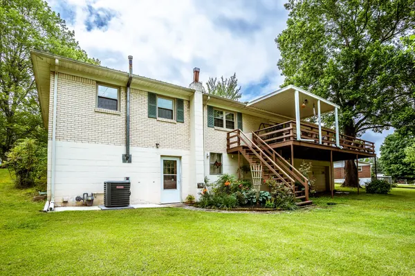 406 Longview St, Camden, TN 38320