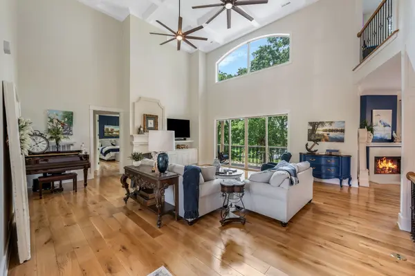 238 Lake Terrace Dr, Hendersonville, TN 37075