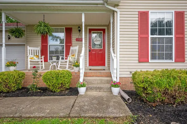 114 Silver Leaf Circle, Dickson, TN 37055