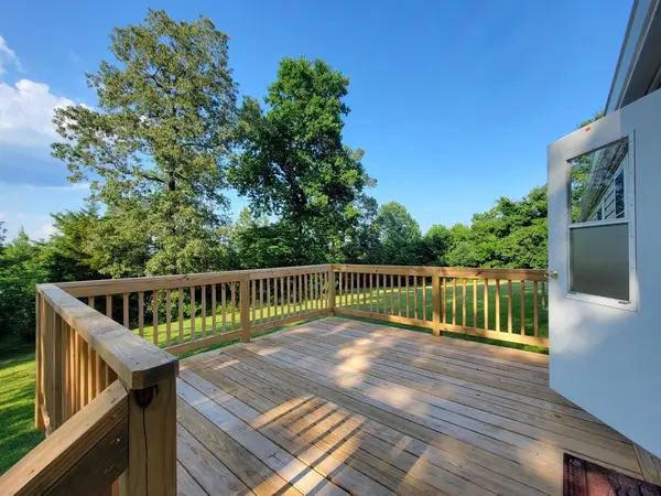 1277 Promise Land Rd, Charlotte, TN 37036