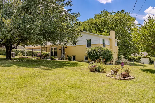 520 Charlotte Street,  Athens,  TN 37303