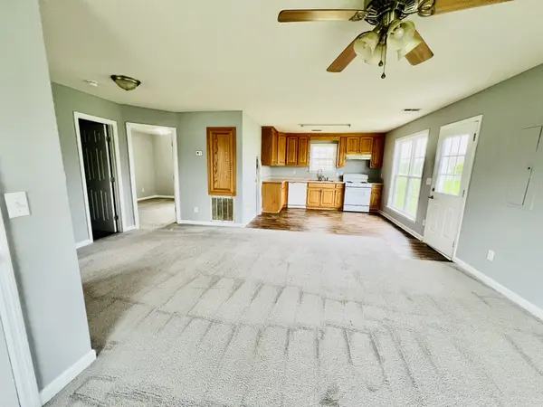 8 Crockett Dr, Fayetteville, TN 37334
