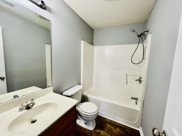 8 Crockett Dr, Fayetteville, TN 37334