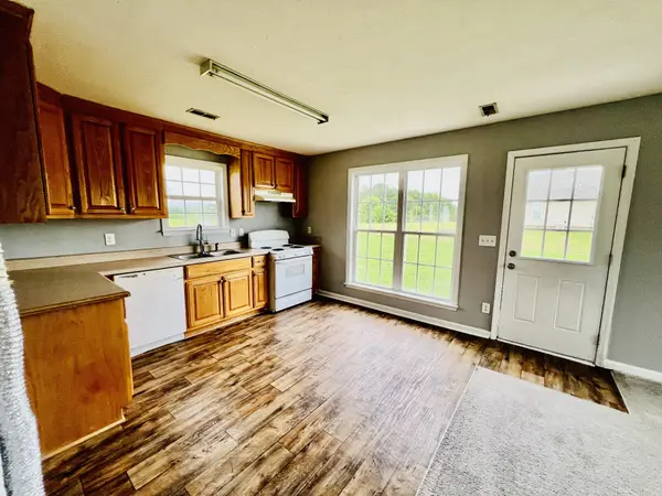 8 Crockett Dr, Fayetteville, TN 37334