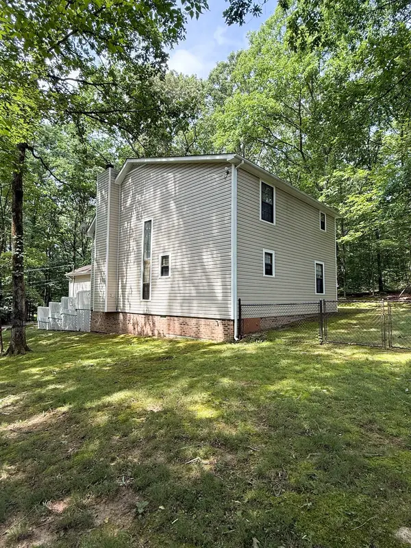1209 Hardwood Trl, Burns, TN 37029