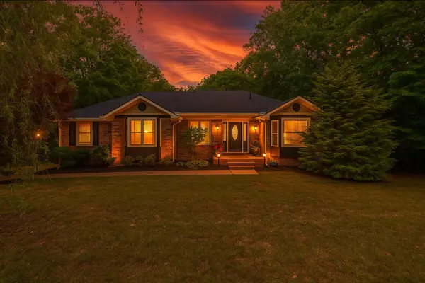 1001 Red Oak Dr, Greenbrier, TN 37073