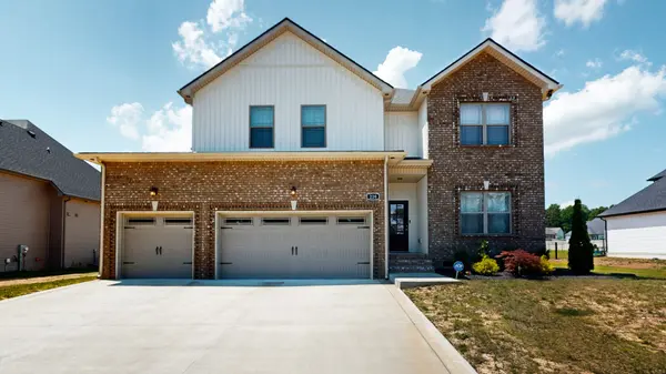 220 Young Ln, Pleasant View, TN 37146
