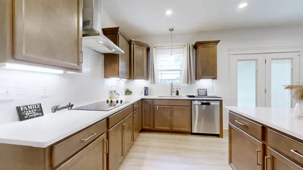 220 Young Ln, Pleasant View, TN 37146