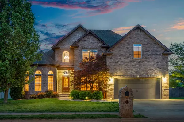 305 Retriever Ct, Clarksville, TN 37043