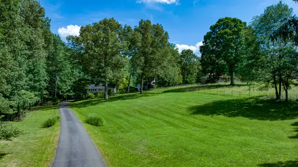 14 Oakwood Ave, Summertown, TN 38483