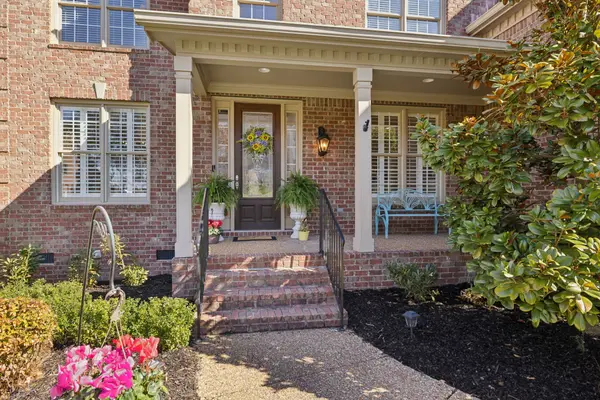 1136 Meadow Bridge Ln, Arrington, TN 37014