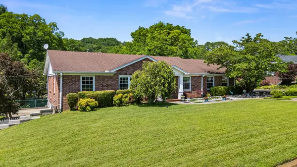 605 Jackson Ave, Carthage, TN 37030