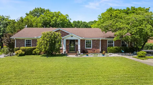605 Jackson Ave, Carthage, TN 37030