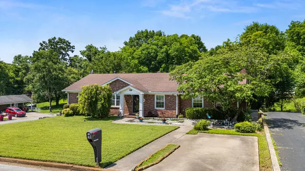 605 Jackson Ave, Carthage, TN 37030