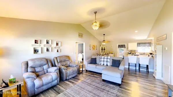 81 Farmington Lane, Crossville, TN 38555