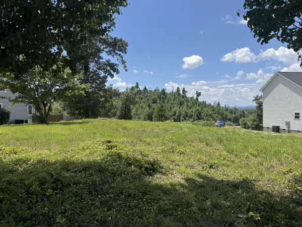 8112 Fallen Maple Drive, Chattanooga, TN 37421