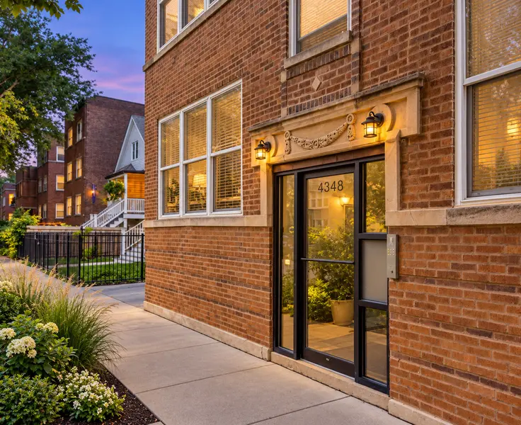 4348 N Sacramento AVE #3, Chicago, IL 60618