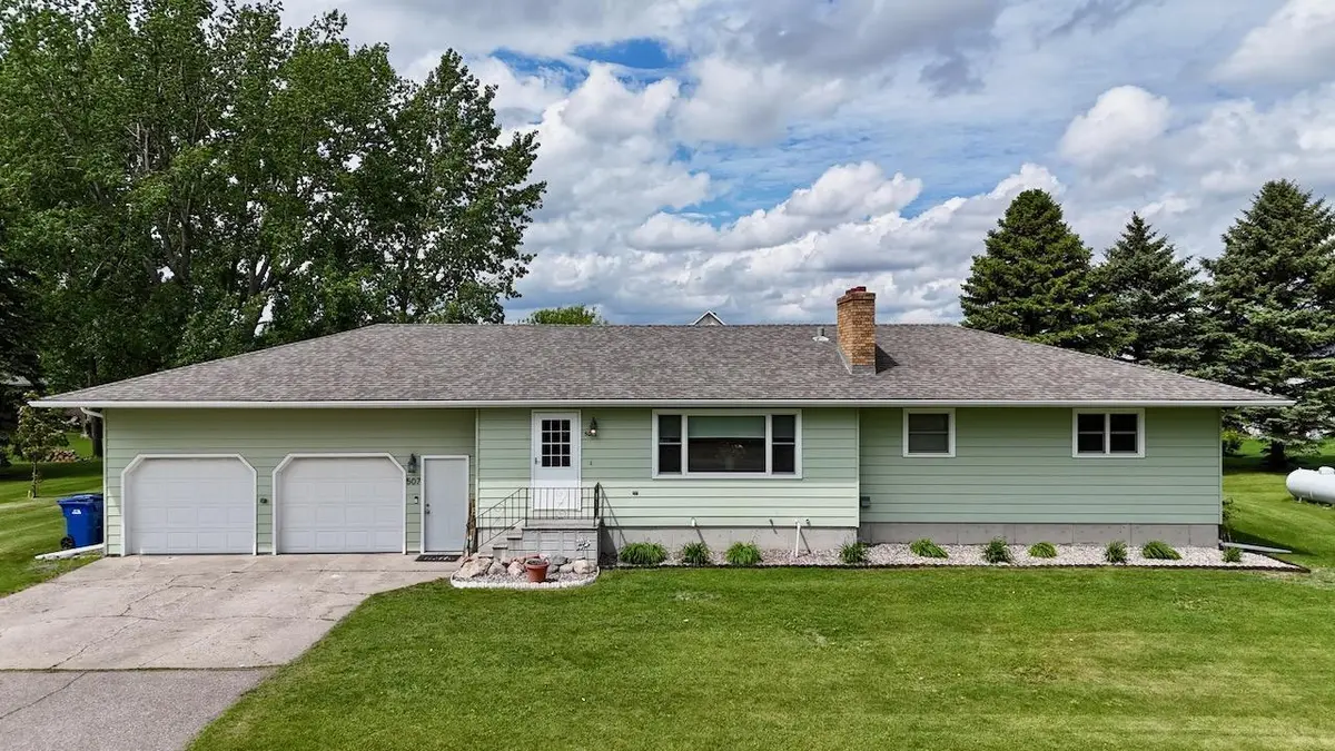 507 5th ST NW, Barnesville, MN 56514