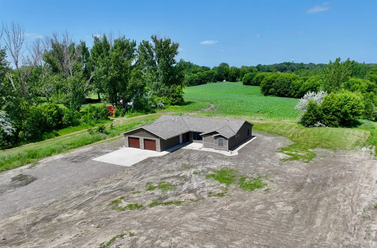 1722 41st AVE NE, Willmar, MN 56201