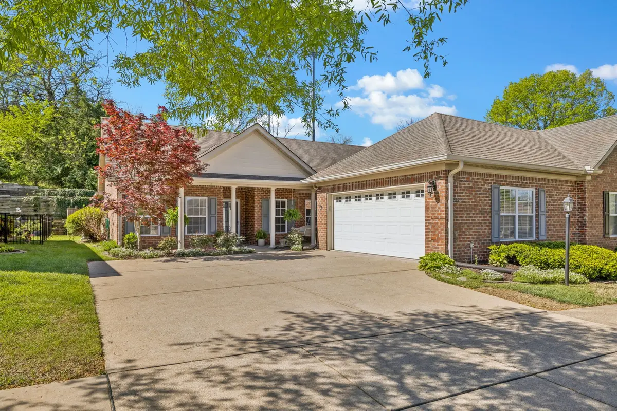 232 Wrennewood Ln, Franklin, TN 37064