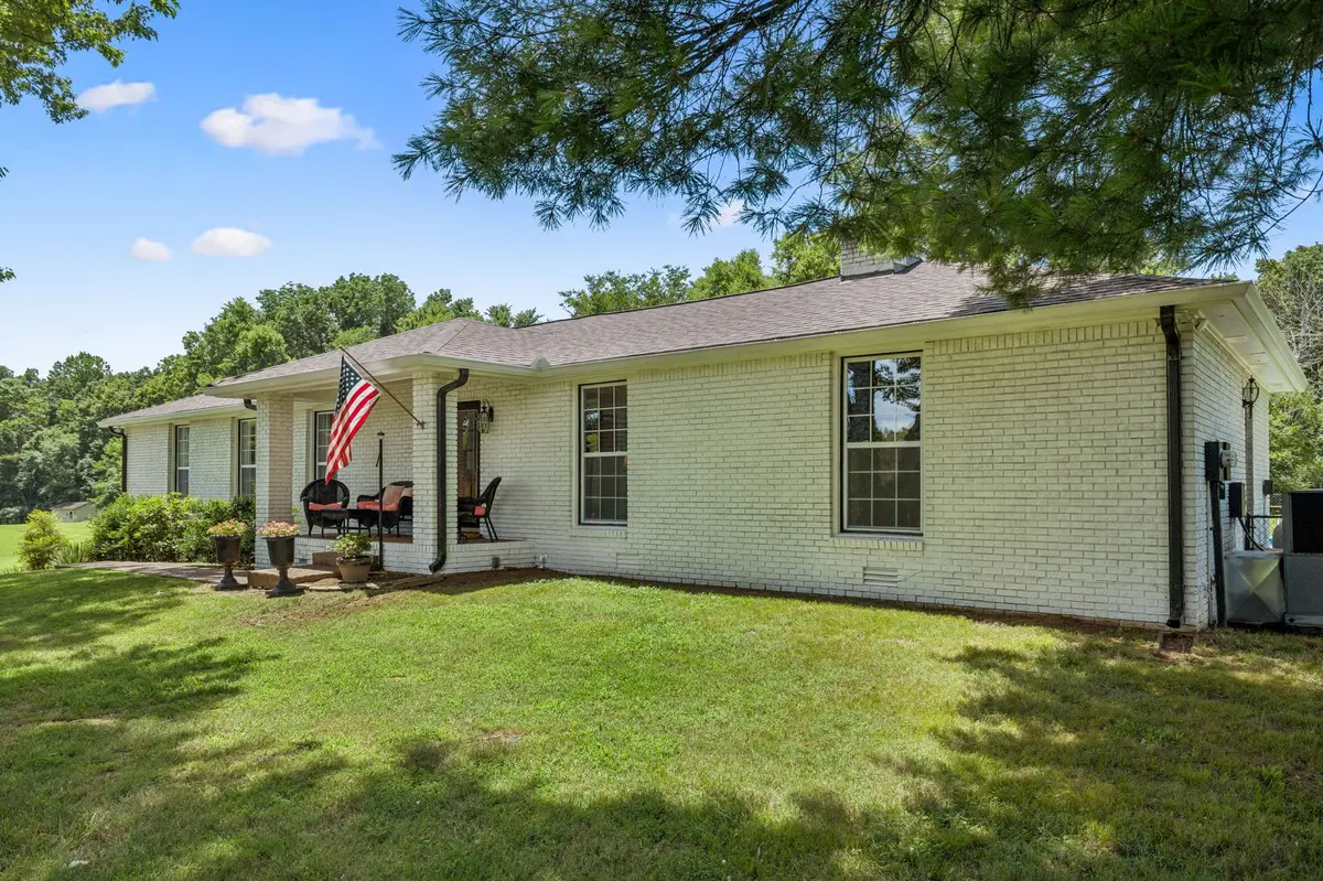 1009 Bunker Hill Dr, Arrington, TN 37014