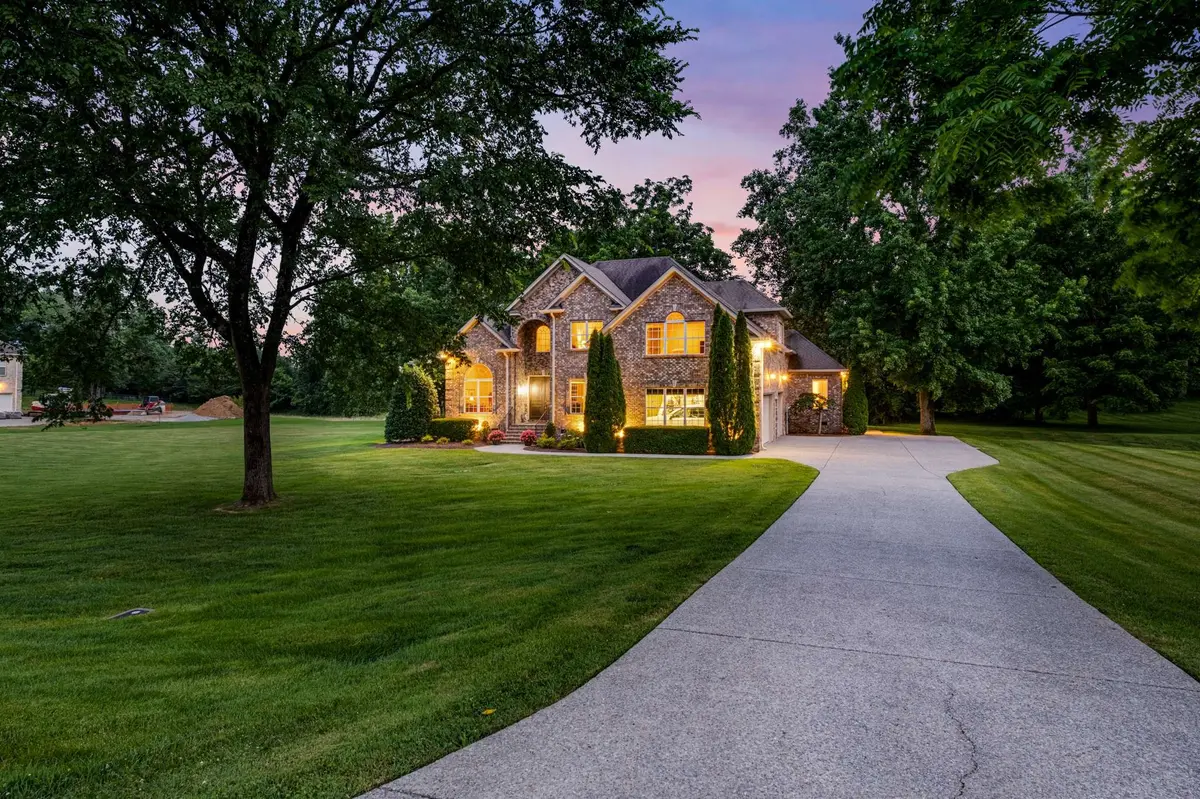 2231 Brienz Valley Dr, Franklin, TN 37064
