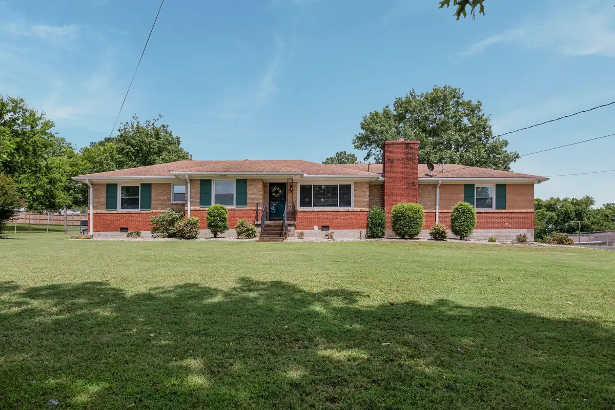 3905 Oxbow Dr, Nashville, TN 37207