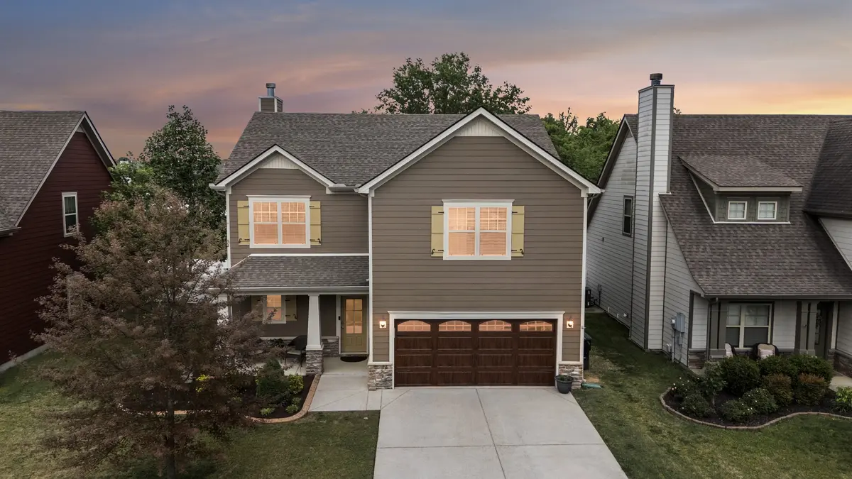 5833 Enclave Dr, Murfreesboro, TN 37128