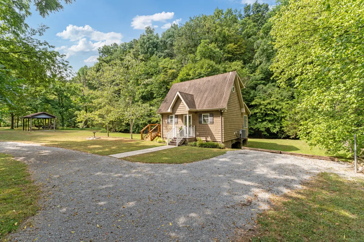 400 Cascade Hollow Rd, Normandy, TN 37360