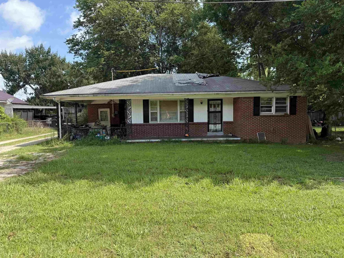 107 ASH ST ST, Bruceton, TN 38317