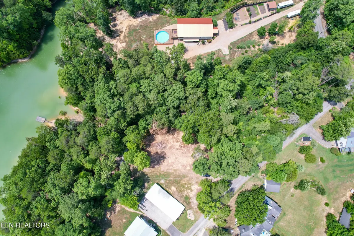 94 Campfire Point, Dandridge, TN 37725