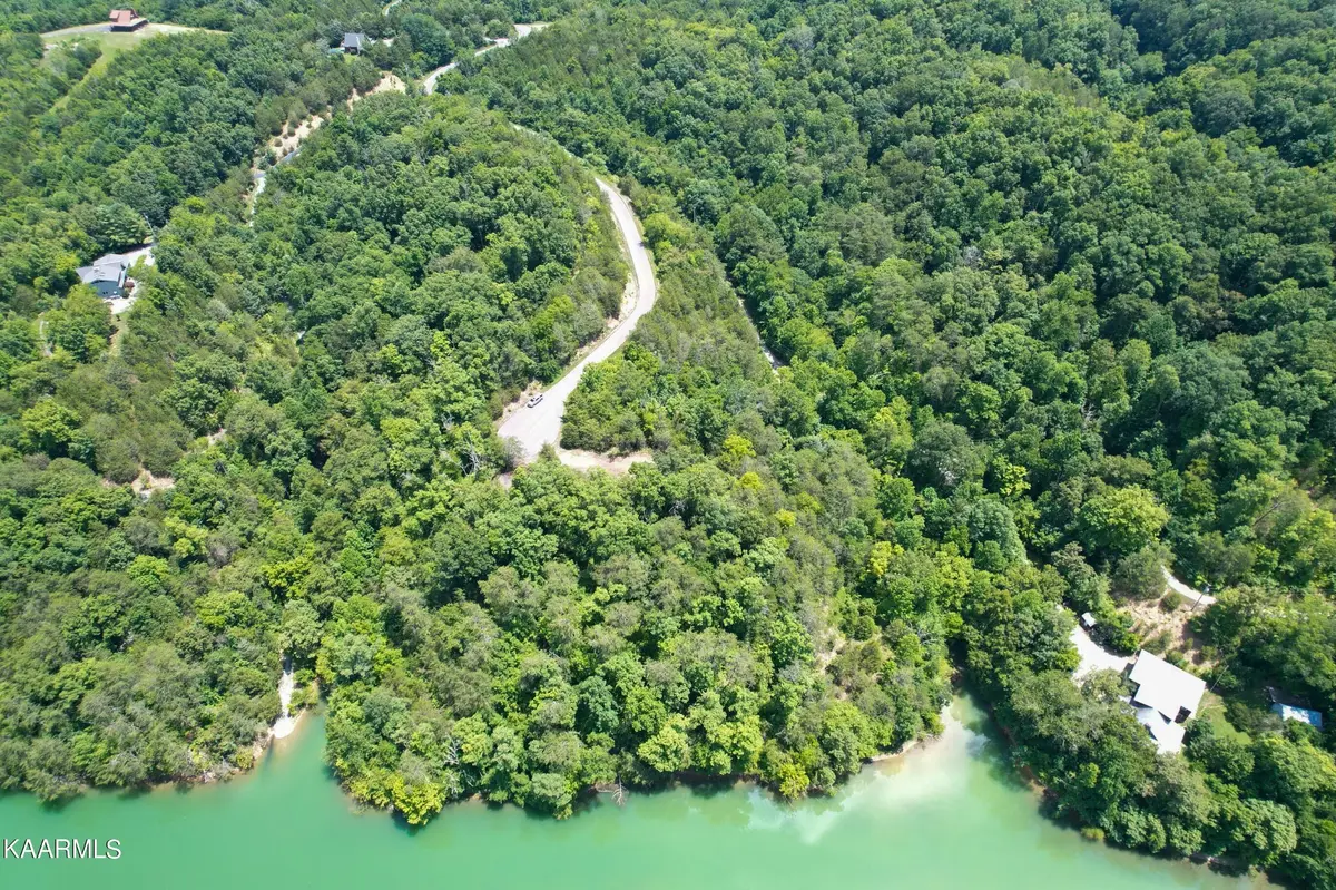 6 Romary Rd, Dandridge, TN 37725