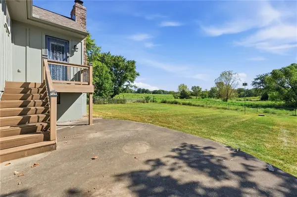 705 Sivley ST, Peculiar, MO 64078