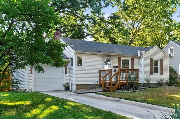 7535 Belleview AVE, Kansas City, MO 64114
