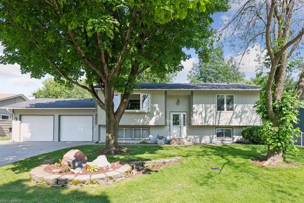 1485 Cardinal LN, Chaska, MN 55318