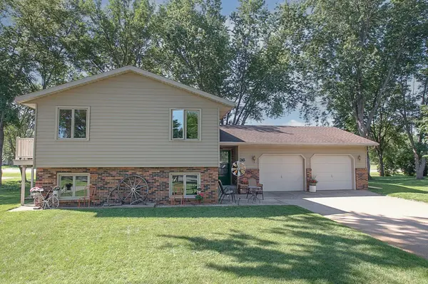 36 Ben Nevis LN, Waite Park, MN 56387