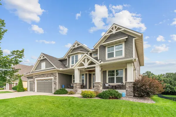 405 Riverside CIR, Anoka, MN 55303