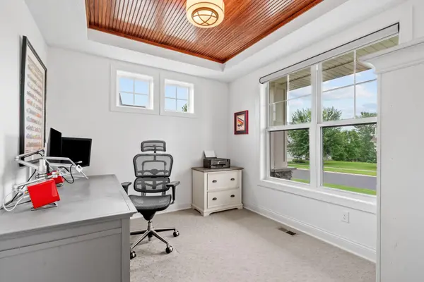 405 Riverside CIR, Anoka, MN 55303