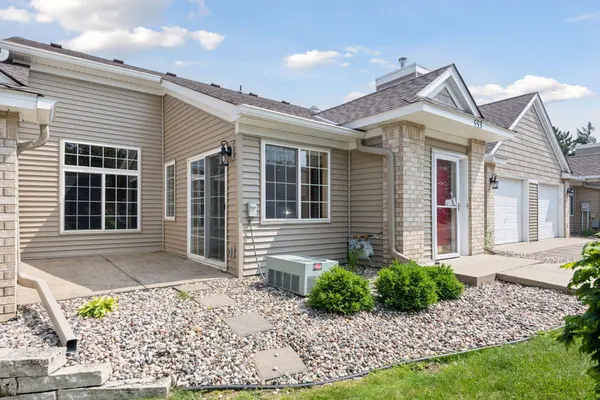 553 Mission Hills DR, Chanhassen, MN 55317