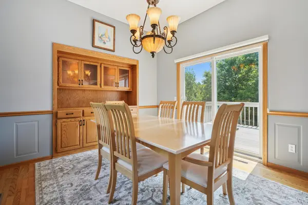 9289 Parkside Draw, Woodbury, MN 55125
