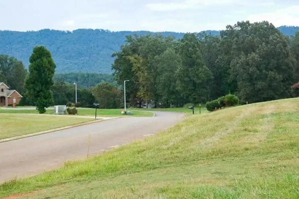 112 Hunters Way, Benton, TN 37307