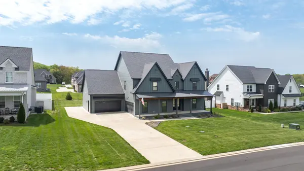 6913 Pembrooke Farms Dr, Murfreesboro, TN 37129
