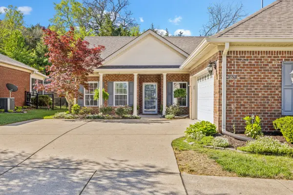 232 Wrennewood Ln, Franklin, TN 37064