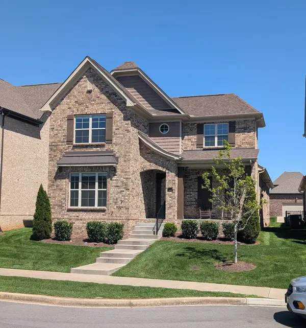 1023 Paddock Park Cir, Gallatin, TN 37066