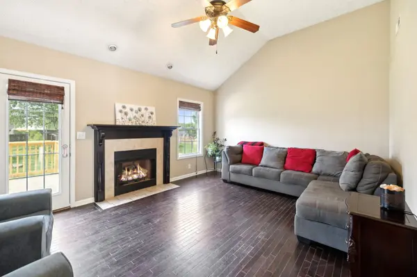 1633 Broad Cir, Clarksville, TN 37042