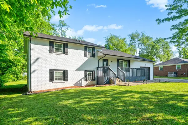 105 Airport Rd, Clarksville, TN 37042