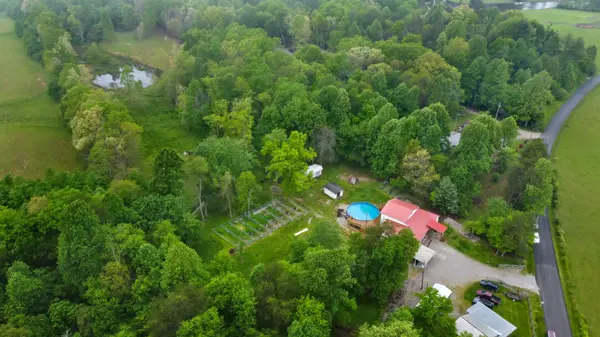 494 Lovejoy Rd, Sparta, TN 38583