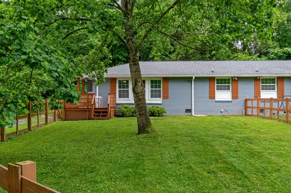 3801 Moss Rose Dr, Nashville, TN 37216