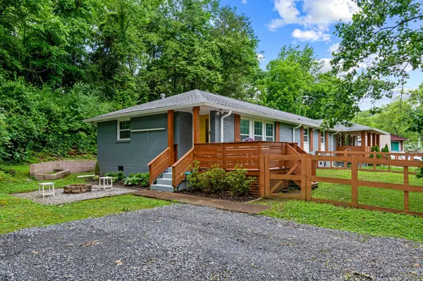 3801 Moss Rose Dr, Nashville, TN 37216